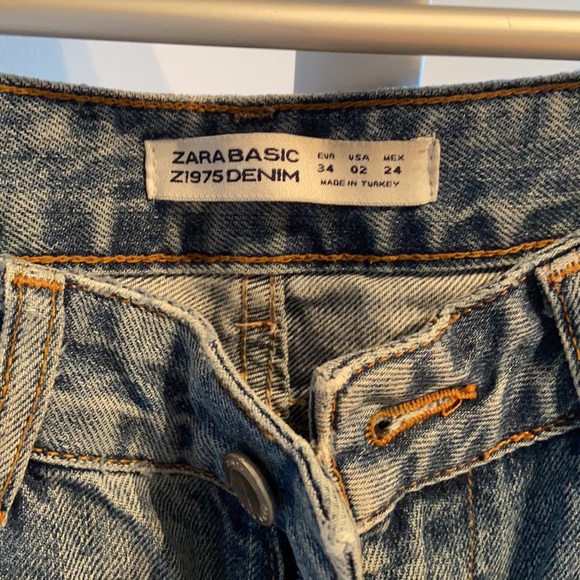 Zara Jeans with pearls - Picture 2 of 2